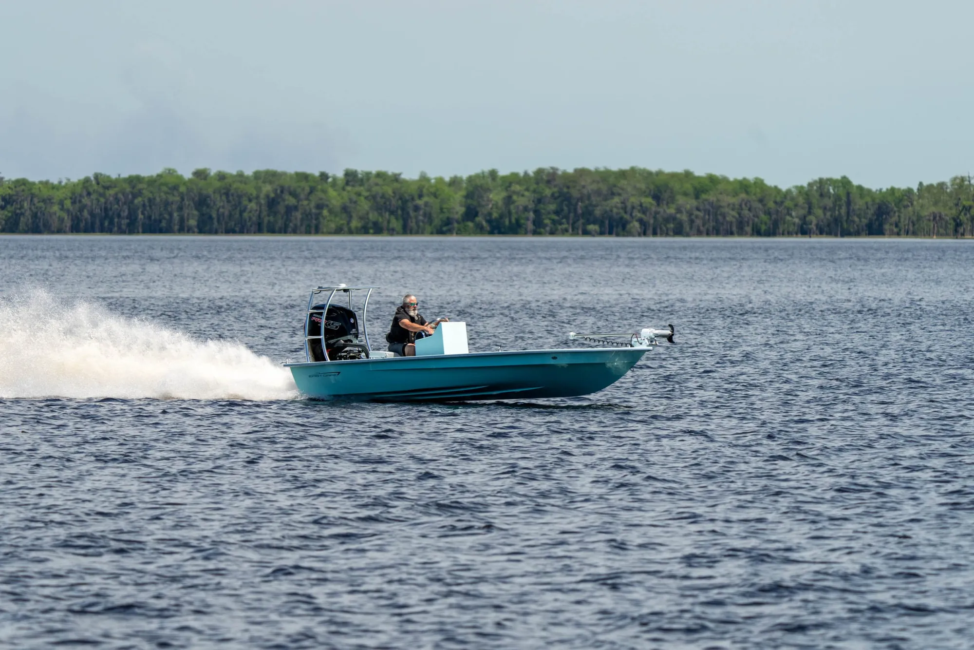 East Cape 19 VHP on the water