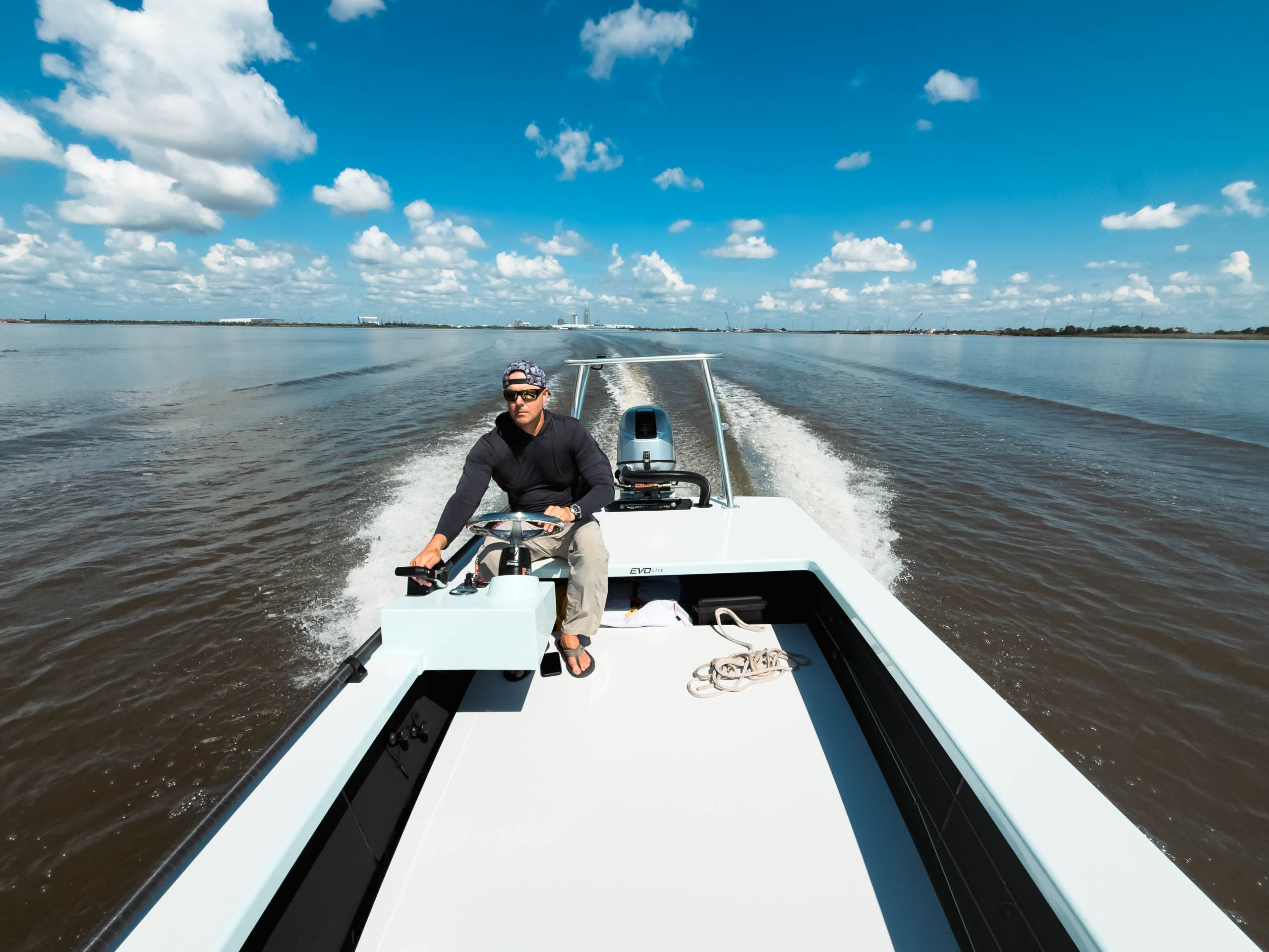 East Cape 17 EVO V Lite on the water