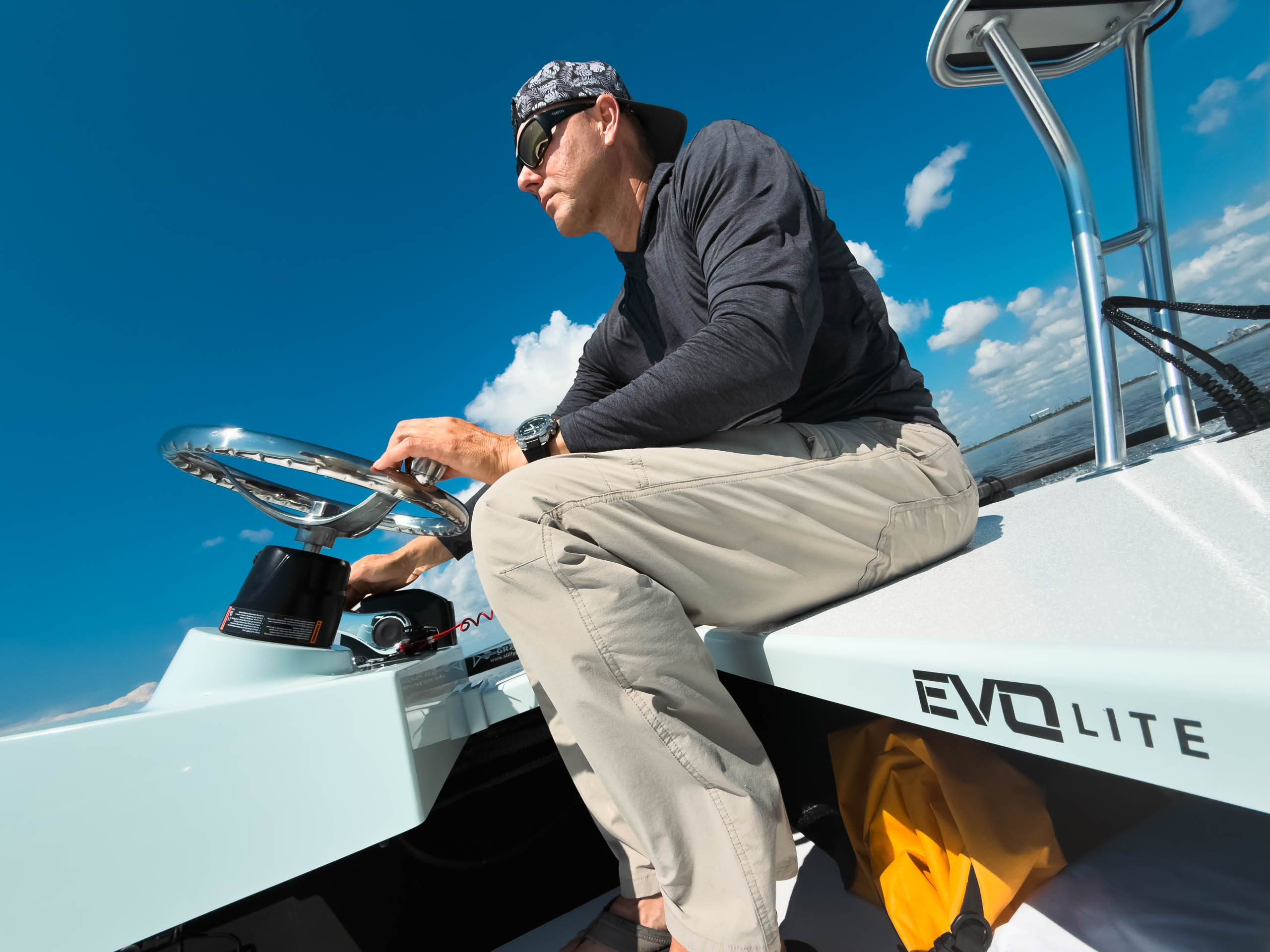 East Cape 17 EVO V Lite on the water