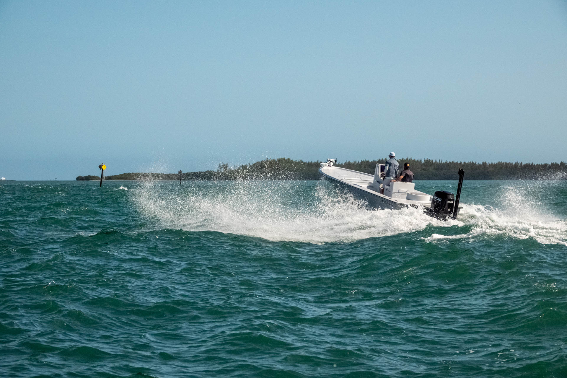 East Cape 25 Hybrid on the water