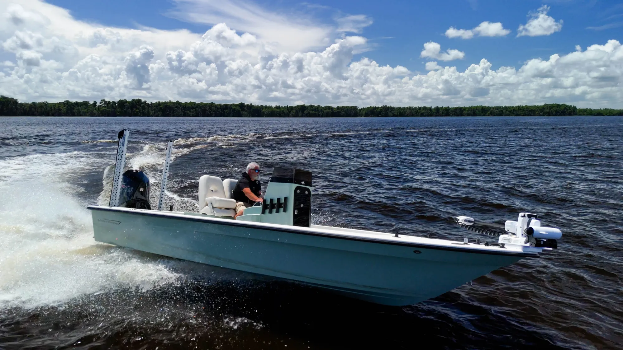 East Cape 21 EVO on the water