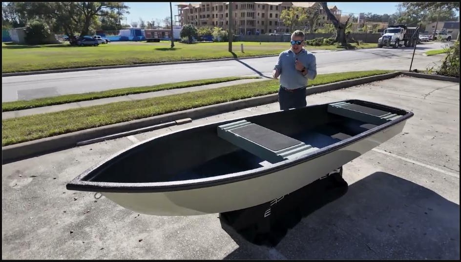 SKANU in green carbon — walkaround, December 2024